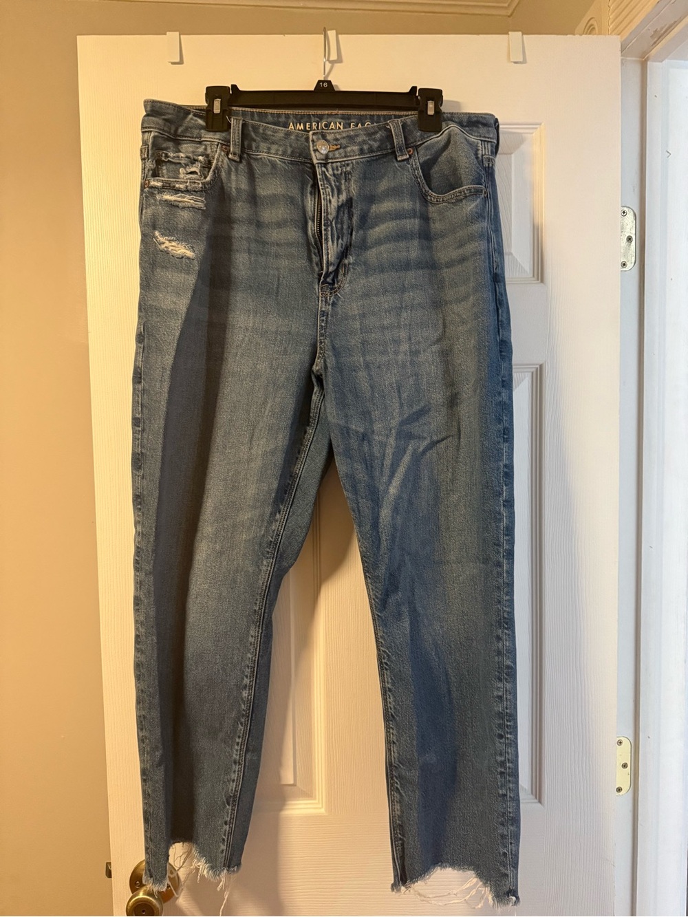 American Eagle Blue Denim Mom Jeans - Light Wash